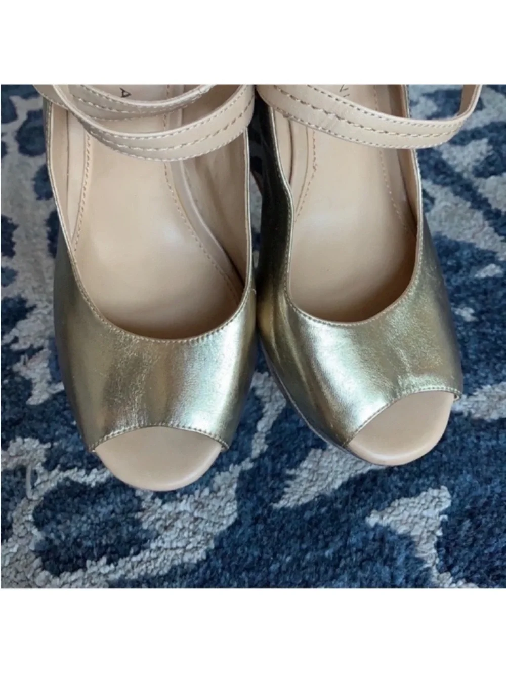 Antonia Melani Leather Wedge platform heeled Sandals/Shoes Sz 7 Gold Animal
